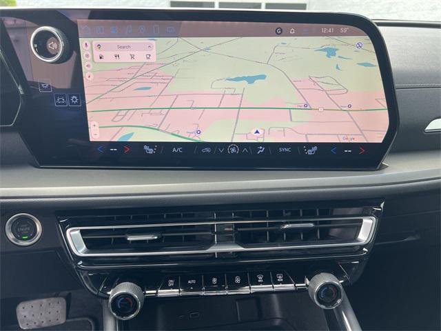 new 2025 Chevrolet Traverse car, priced at $50,880