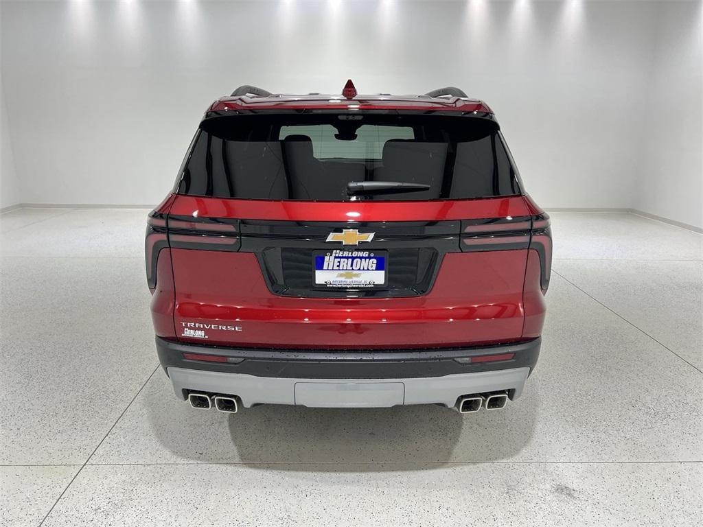 new 2026 Chevrolet Traverse car, priced at $45,415