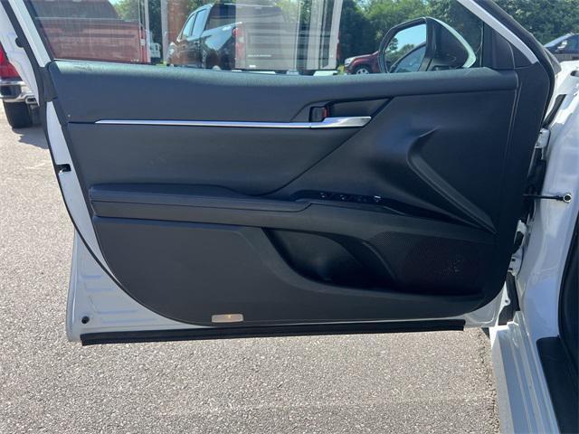 used 2020 Toyota Camry Hybrid car, priced at $22,880