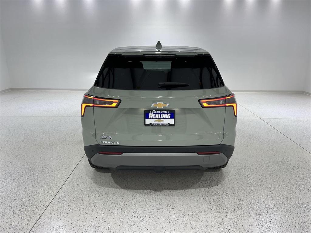 new 2026 Chevrolet Equinox car, priced at $31,539