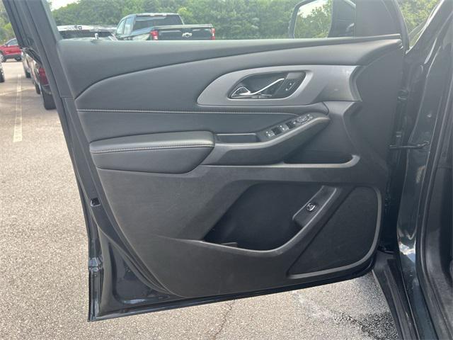 used 2021 Chevrolet Traverse car, priced at $28,590