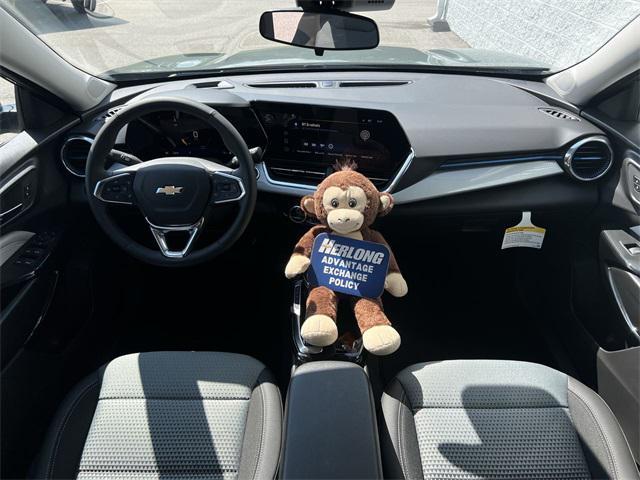 new 2025 Chevrolet Trax car, priced at $24,941