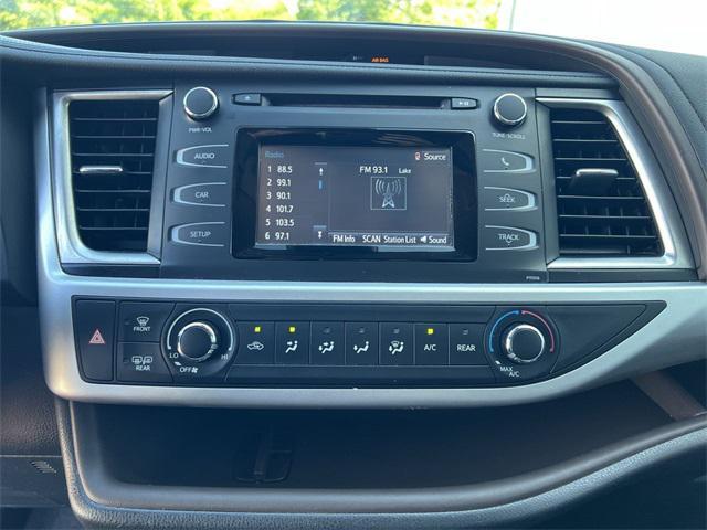 used 2018 Toyota Highlander car, priced at $14,760