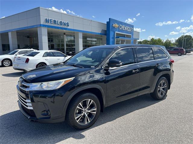 used 2018 Toyota Highlander car, priced at $14,760