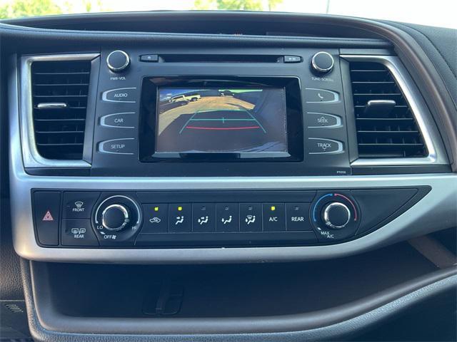 used 2018 Toyota Highlander car, priced at $14,760