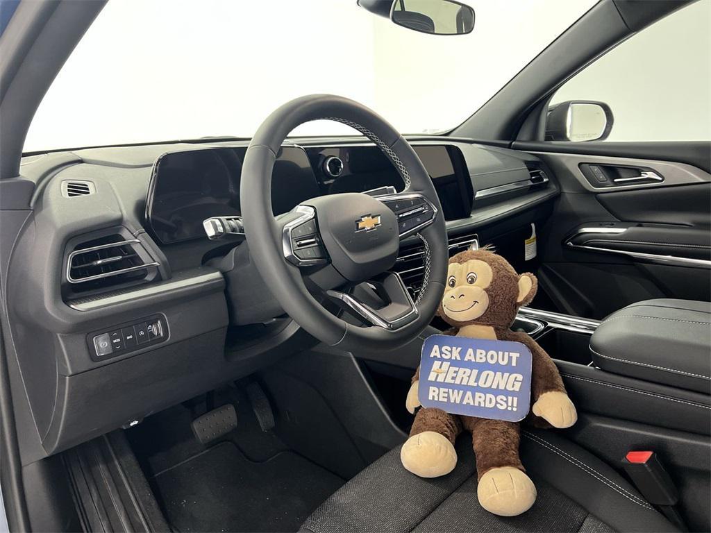 new 2025 Chevrolet Traverse car, priced at $42,871