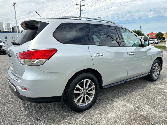 used 2014 Nissan Pathfinder car, priced at $9,995