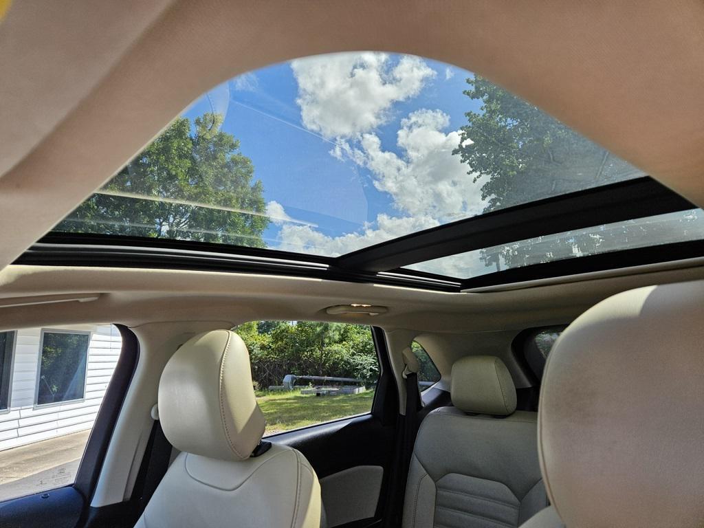 used 2015 Ford Edge car, priced at $14,000