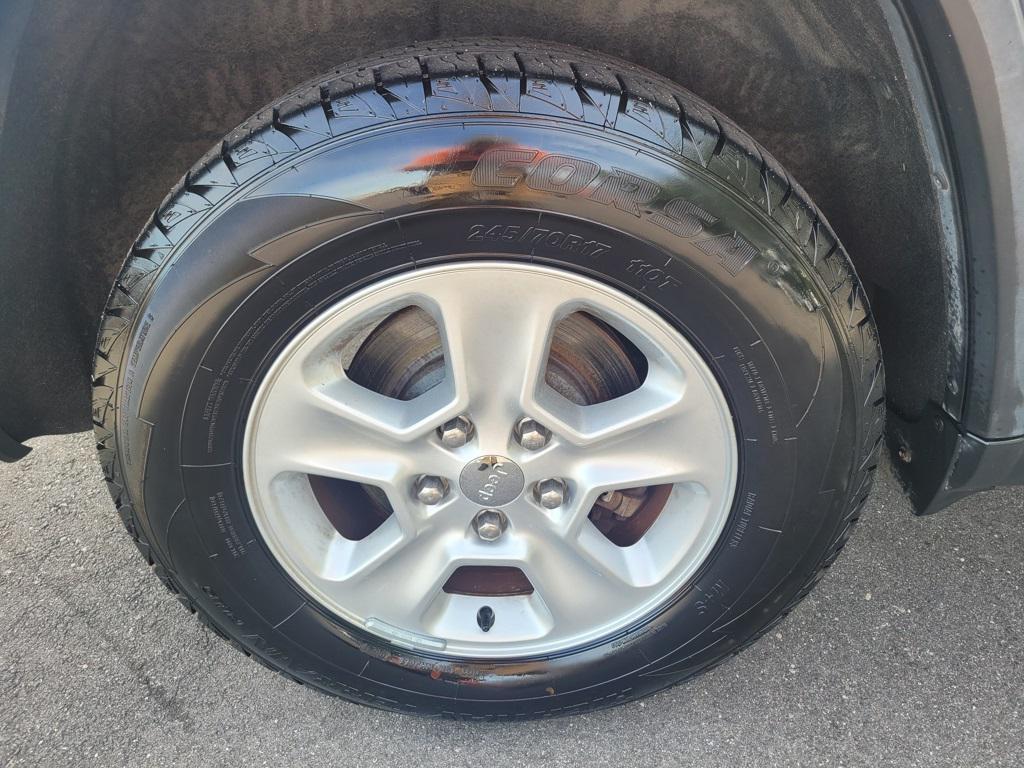 used 2014 Jeep Grand Cherokee car, priced at $7,000