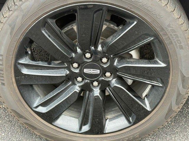 used 2024 Lincoln Navigator car, priced at $85,082