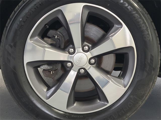 used 2020 Jeep Cherokee car, priced at $23,655