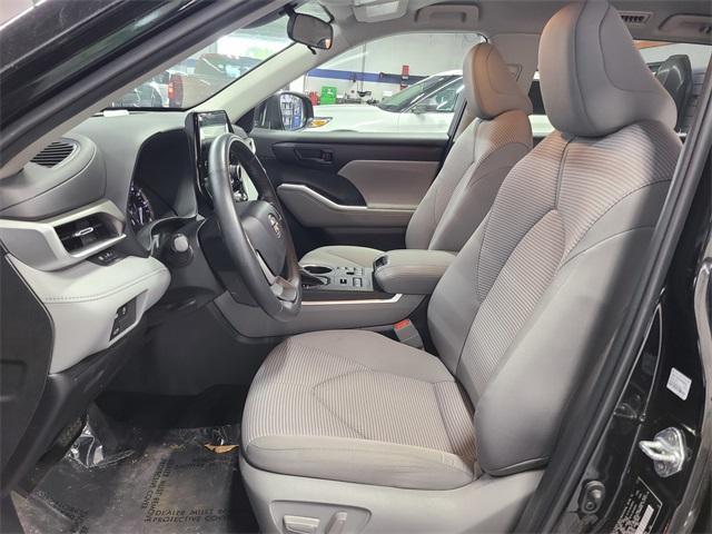 used 2023 Toyota Highlander car, priced at $31,991
