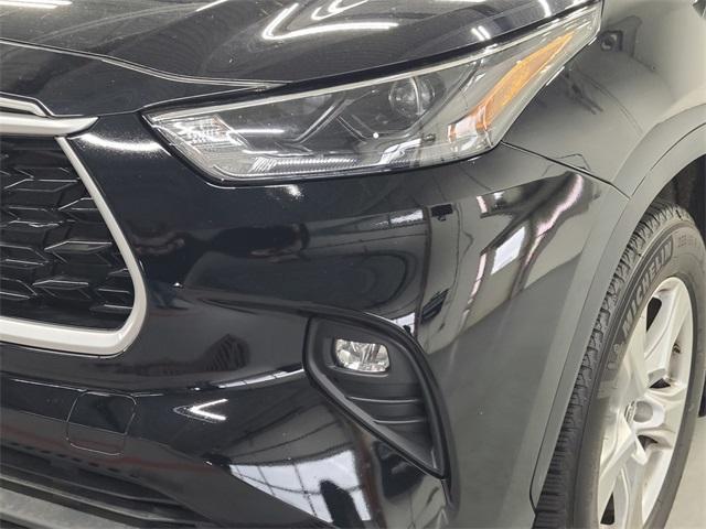 used 2023 Toyota Highlander car, priced at $31,991
