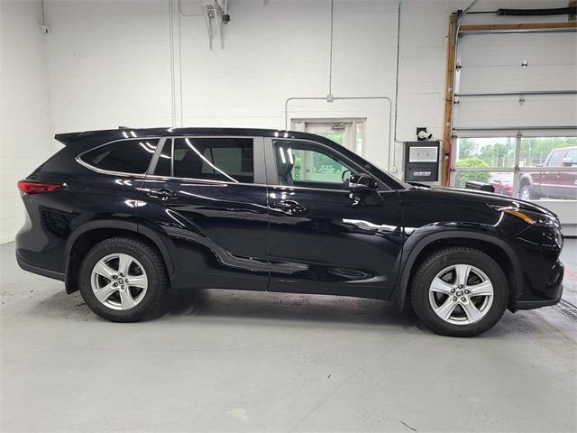used 2023 Toyota Highlander car, priced at $31,991