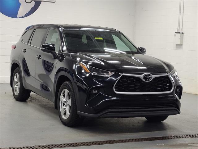 used 2023 Toyota Highlander car, priced at $31,991