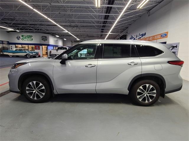 used 2020 Toyota Highlander car, priced at $28,750