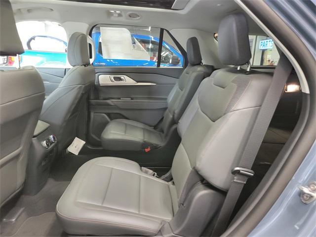 new 2025 Ford Explorer car, priced at $48,995