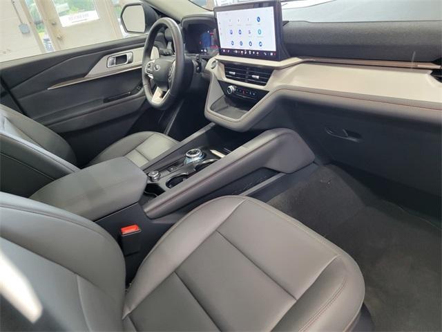 new 2025 Ford Explorer car, priced at $48,995