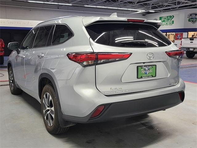 used 2020 Toyota Highlander car, priced at $28,995