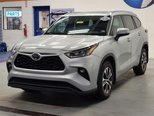 used 2020 Toyota Highlander car, priced at $28,995