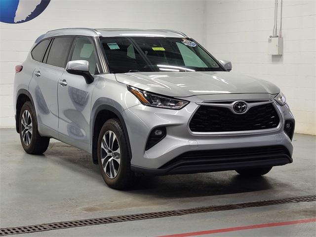 used 2020 Toyota Highlander car, priced at $28,995