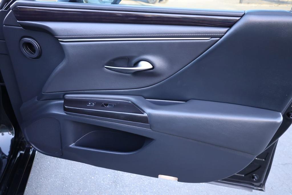 used 2019 Lexus ES 350 car, priced at $25,995