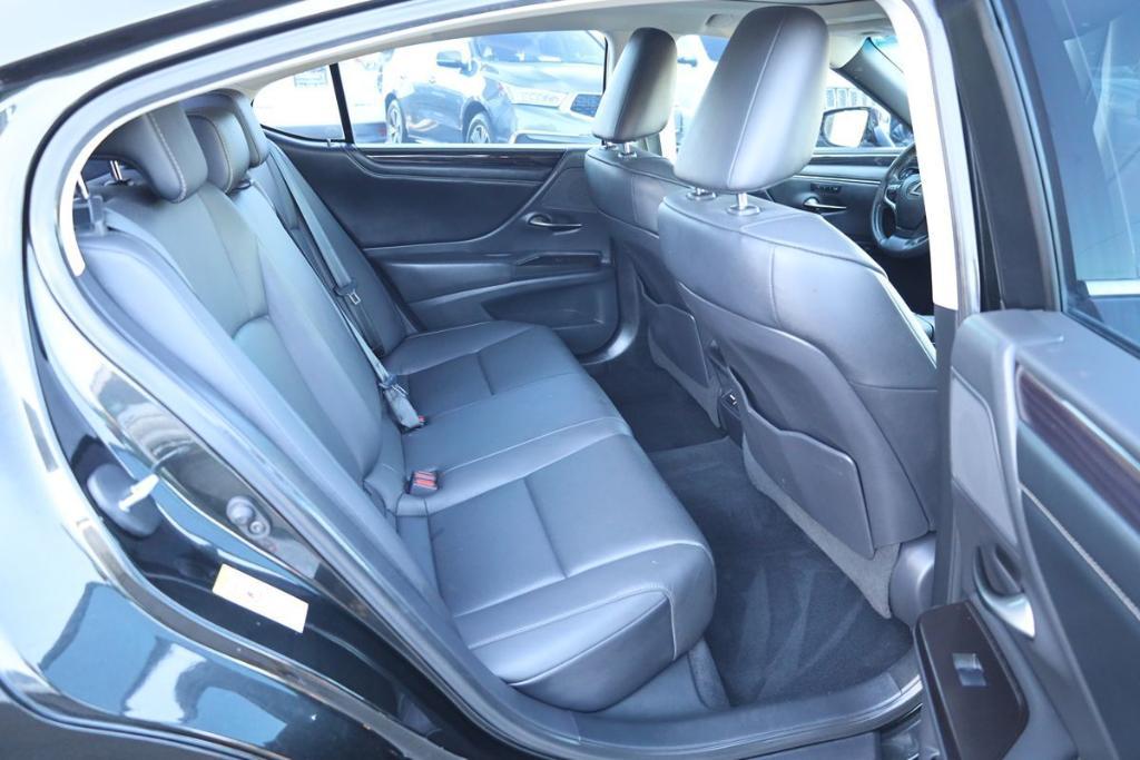 used 2019 Lexus ES 350 car, priced at $25,995