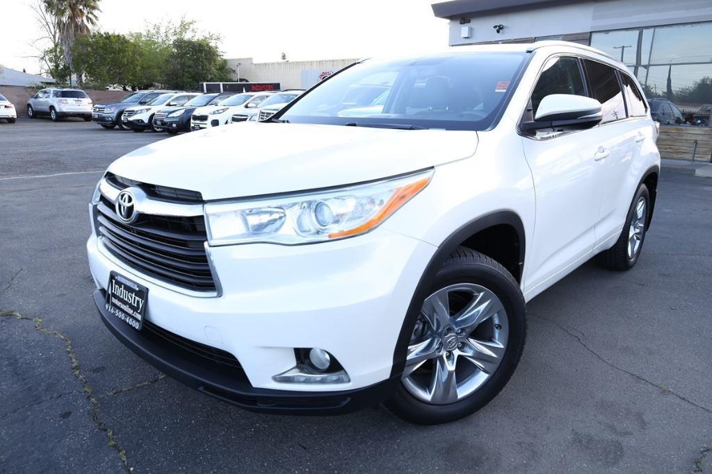 used 2014 Toyota Highlander car, priced at $18,995
