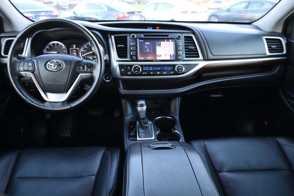 used 2014 Toyota Highlander car, priced at $18,995