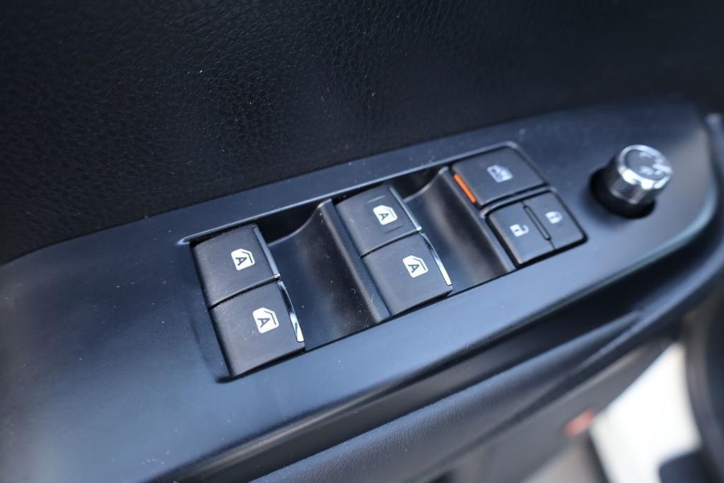 used 2014 Toyota Highlander car, priced at $18,995