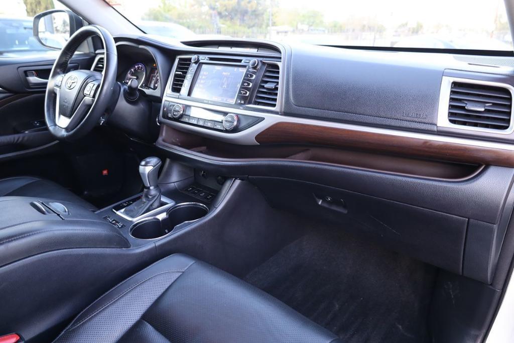 used 2014 Toyota Highlander car, priced at $18,995