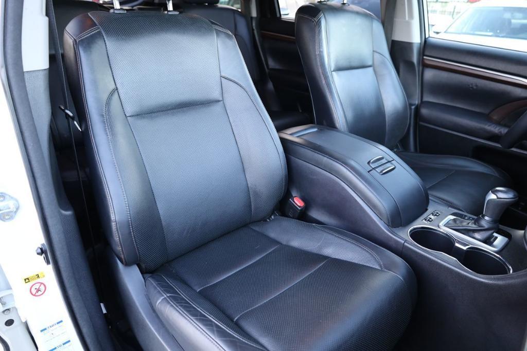 used 2014 Toyota Highlander car, priced at $18,995