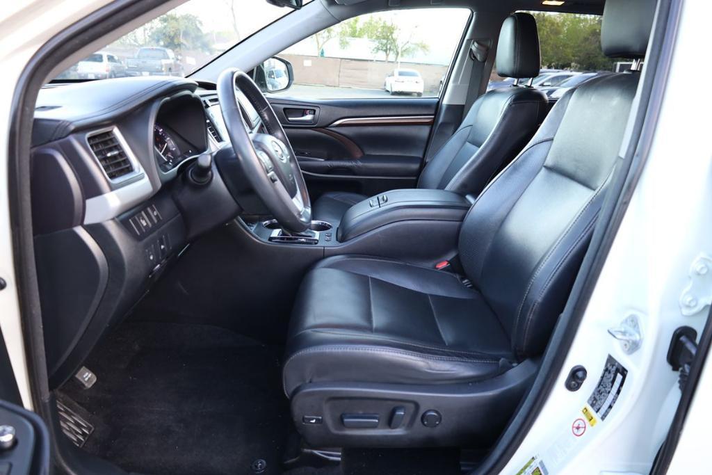 used 2014 Toyota Highlander car, priced at $18,995