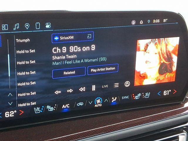 used 2024 Chevrolet Traverse car, priced at $49,986
