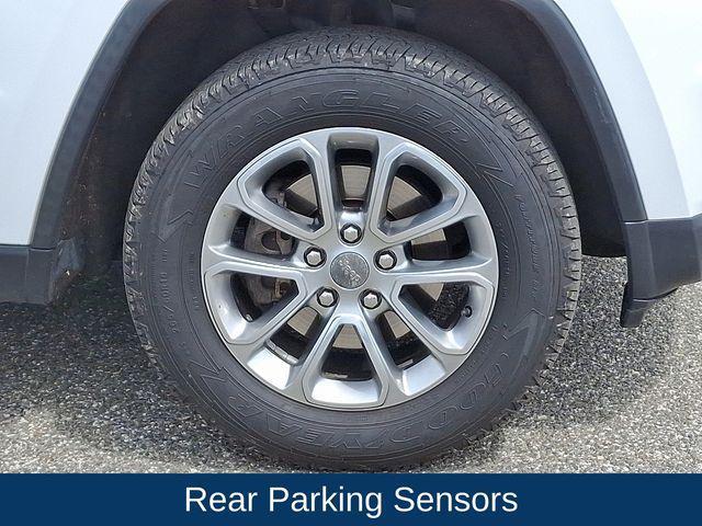 used 2015 Jeep Grand Cherokee car, priced at $10,249