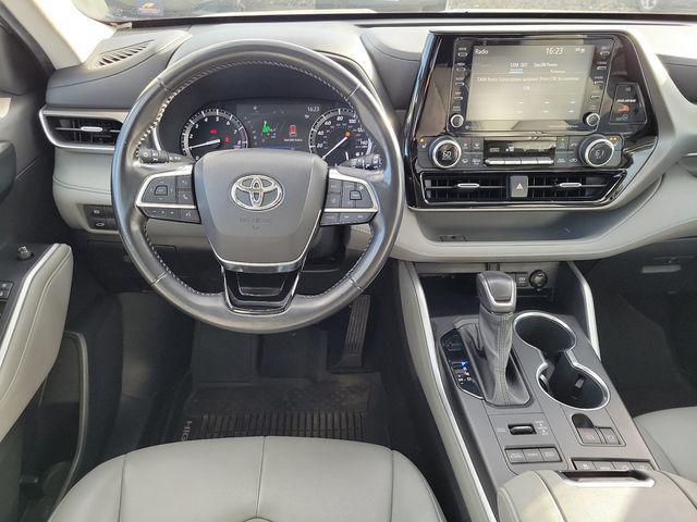 used 2021 Toyota Highlander car, priced at $31,298