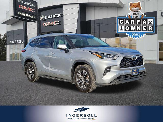 used 2021 Toyota Highlander car, priced at $31,298