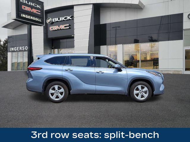 used 2022 Toyota Highlander Hybrid car, priced at $29,930