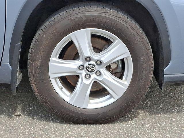 used 2022 Toyota Highlander Hybrid car, priced at $29,930