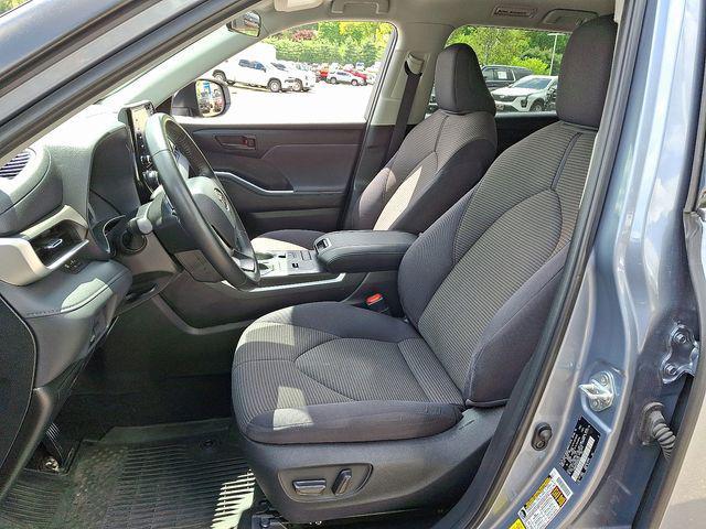 used 2022 Toyota Highlander Hybrid car, priced at $29,930