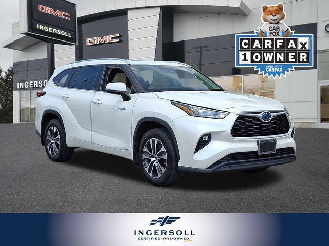 used 2020 Toyota Highlander Hybrid car, priced at $32,923