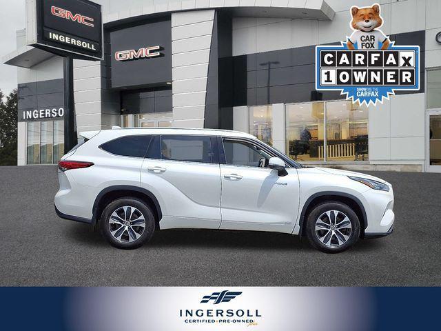 used 2020 Toyota Highlander Hybrid car, priced at $32,923