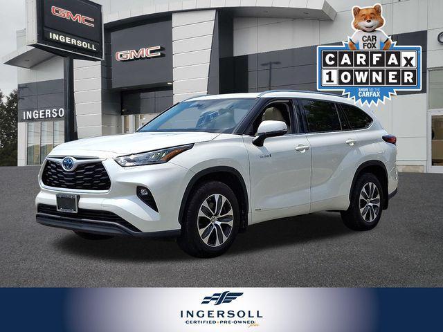 used 2020 Toyota Highlander Hybrid car, priced at $32,923