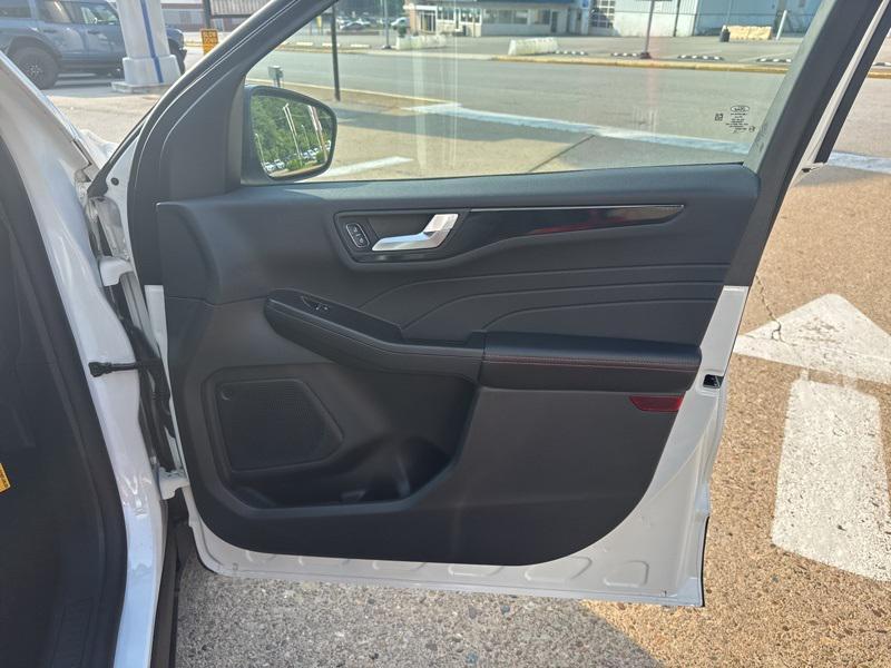 new 2025 Ford Escape car, priced at $30,112