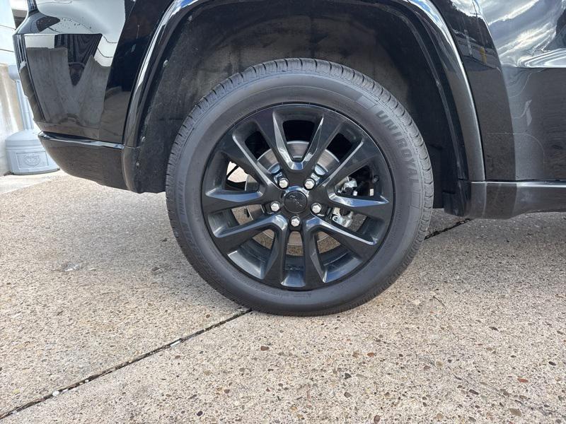 used 2022 Jeep Grand Cherokee car, priced at $25,172