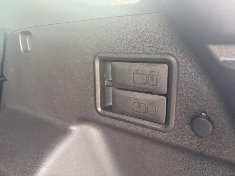 used 2021 Chevrolet Equinox car, priced at $18,376