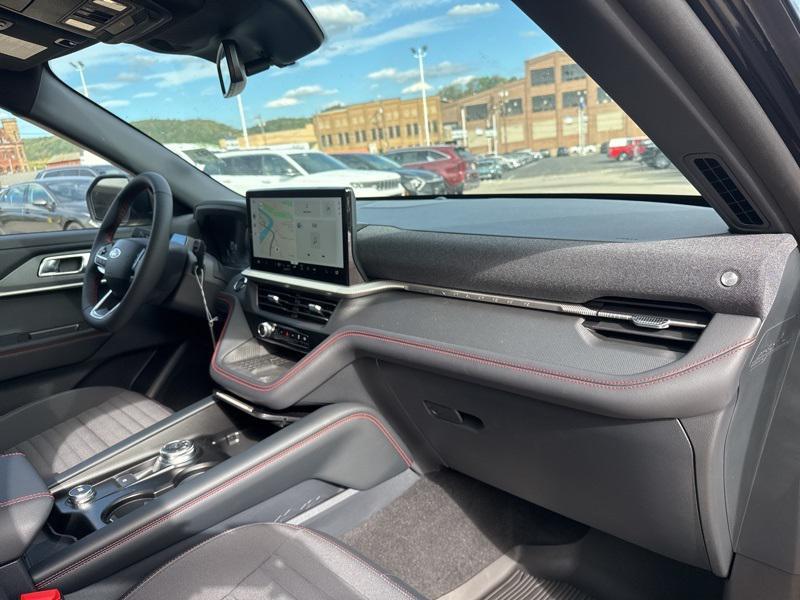 new 2025 Ford Explorer car, priced at $49,932