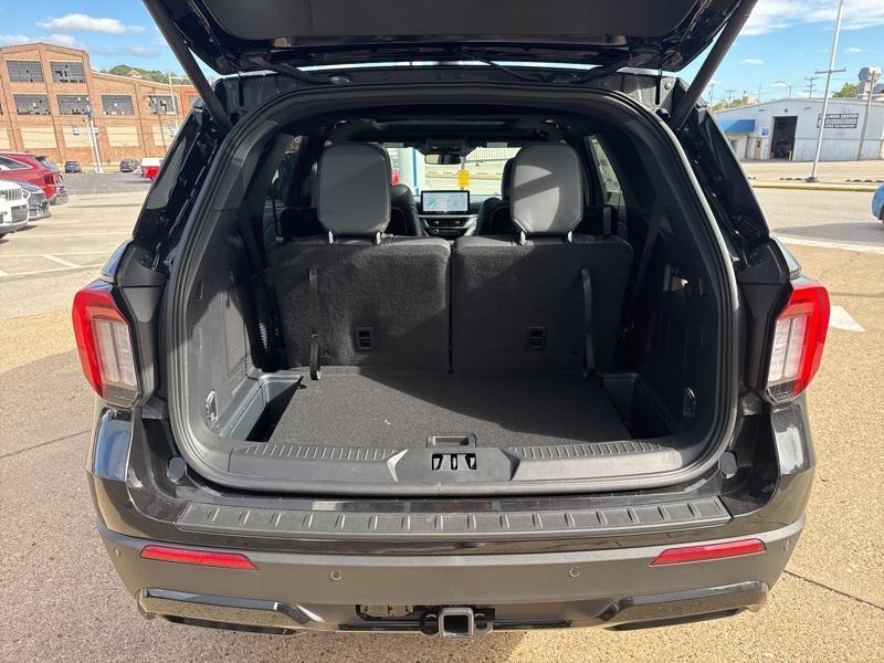 new 2025 Ford Explorer car, priced at $49,932