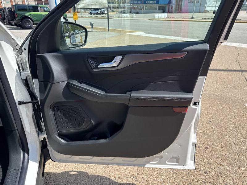 new 2025 Ford Escape PHEV car, priced at $30,437