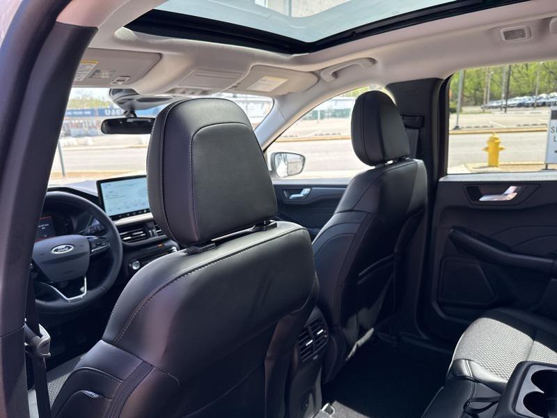 new 2025 Ford Escape PHEV car, priced at $30,437